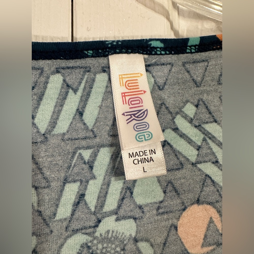 LulaRoe Top - Picture 2 of 3